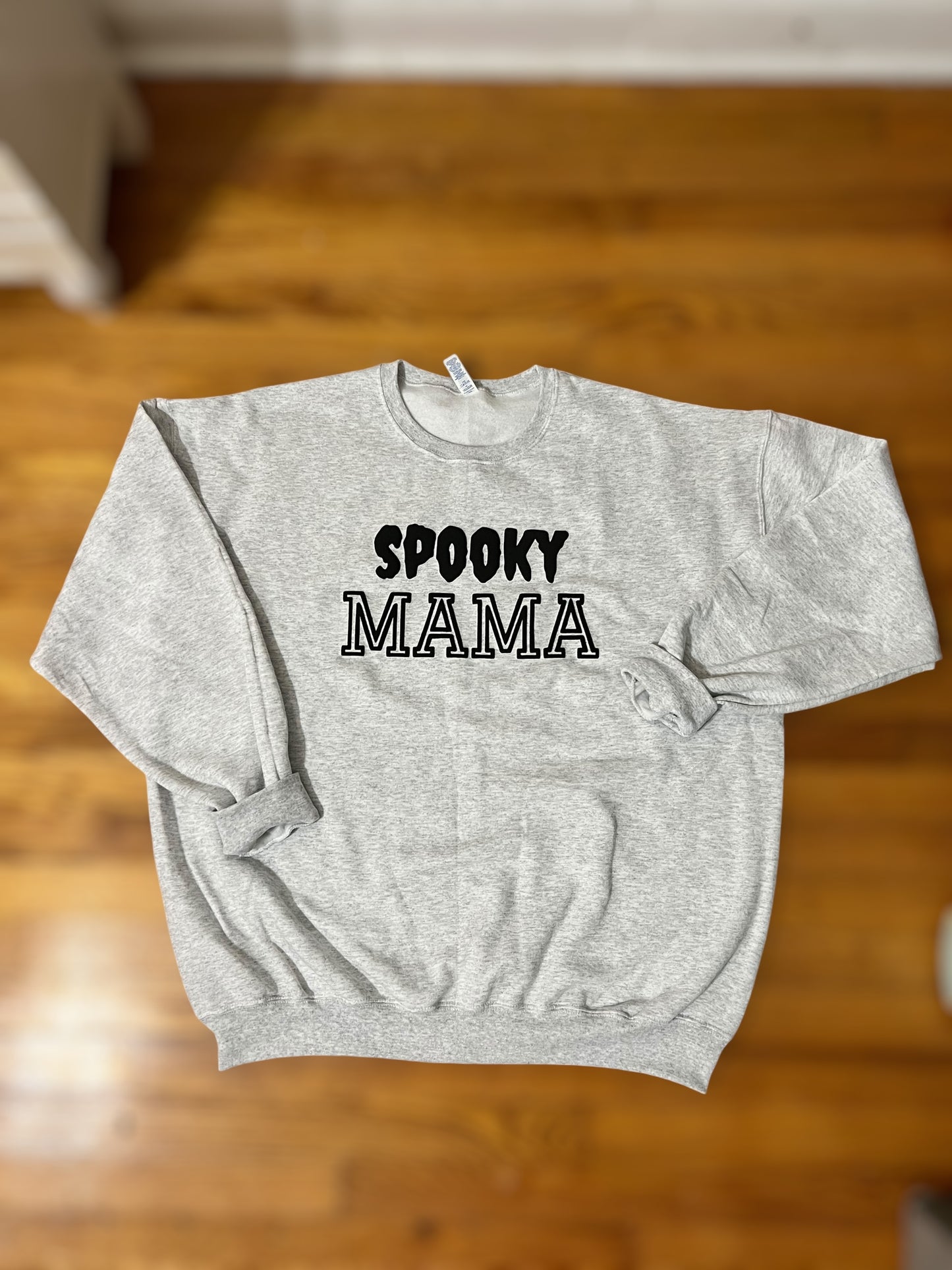 Sweatshirt • Spooky Mama Design • Puff